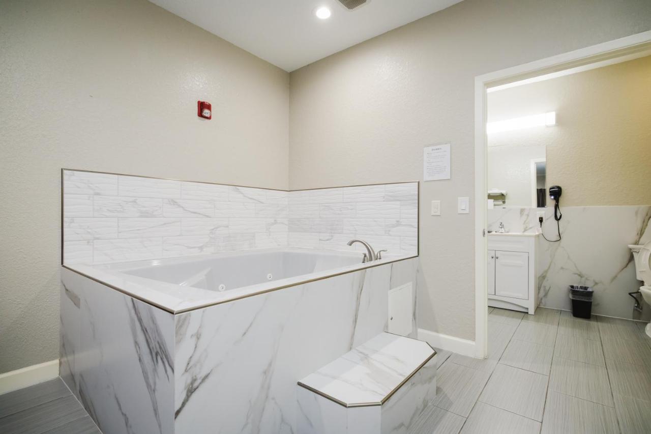 Winchester Inn And Suites Humble/Iah/North Houston Esterno foto